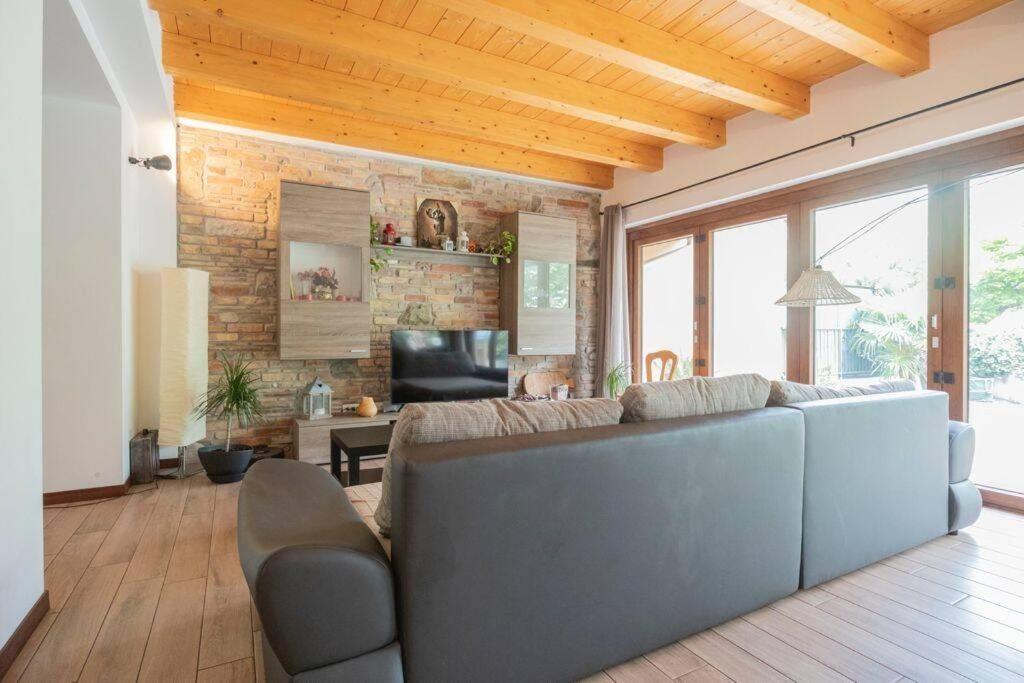 Lovely House In The Peacefull Place Of Villa Grado